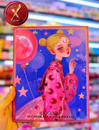 سایه کتابی بزرگ
